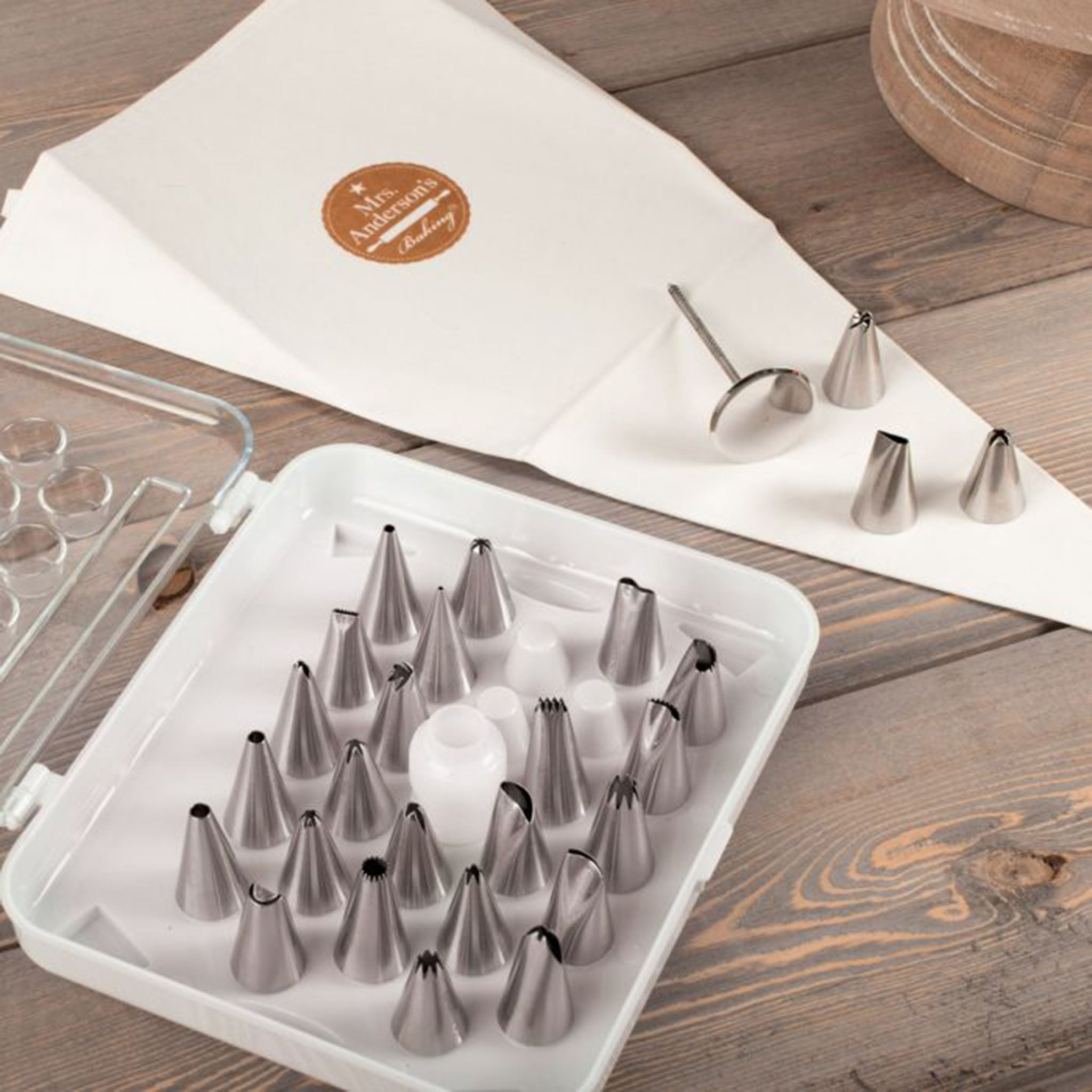 26 Piece Cake + Pastry Decorating Set - Addison West