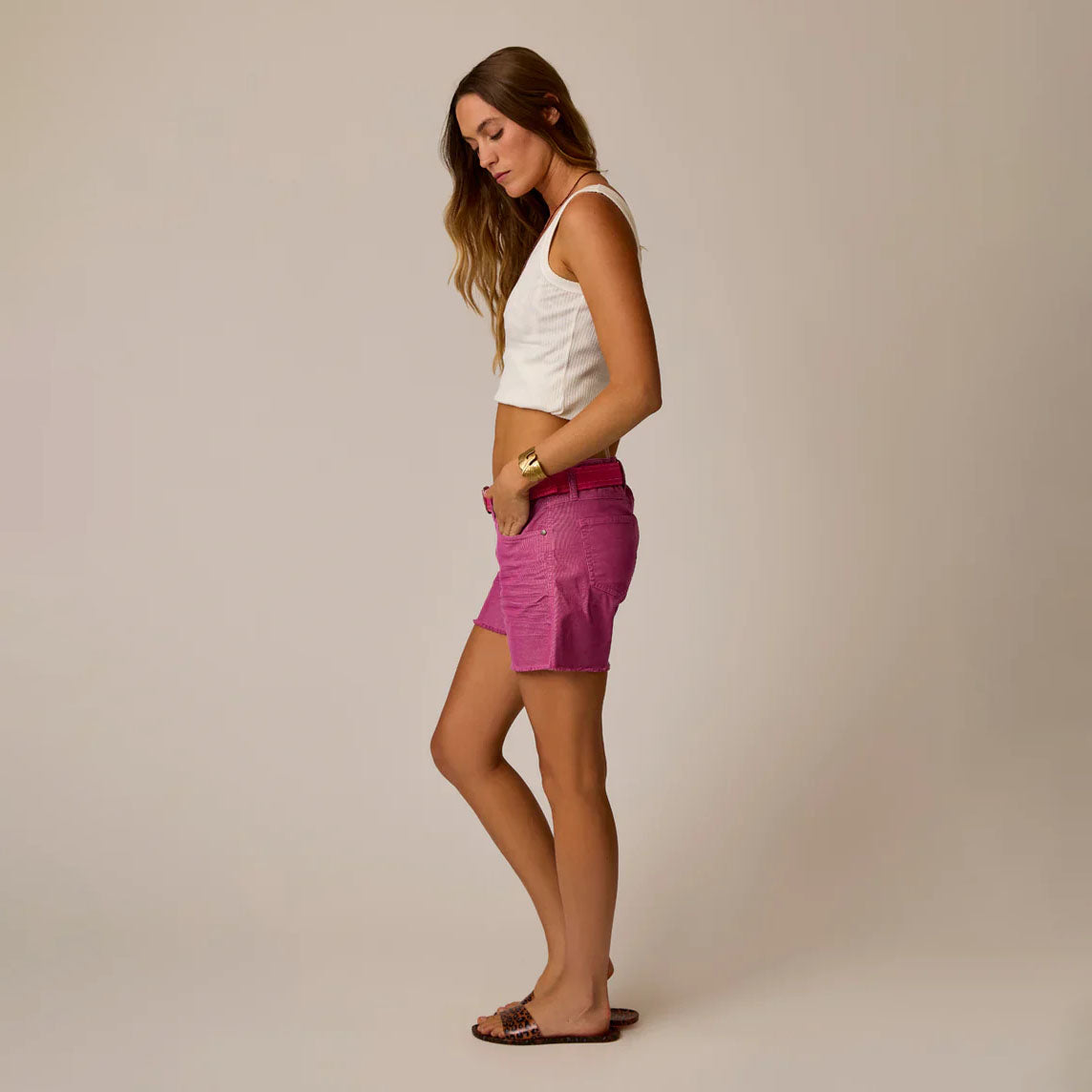 Oahu 4“ Short in Rouge shown on model on plain background.