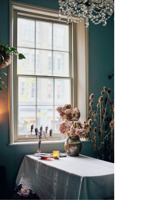 The deVOL Kitchen: Designing and Styling the Most Important Room in Your Home by Paul O'Leary, Robin McLellan, and Helen Parker