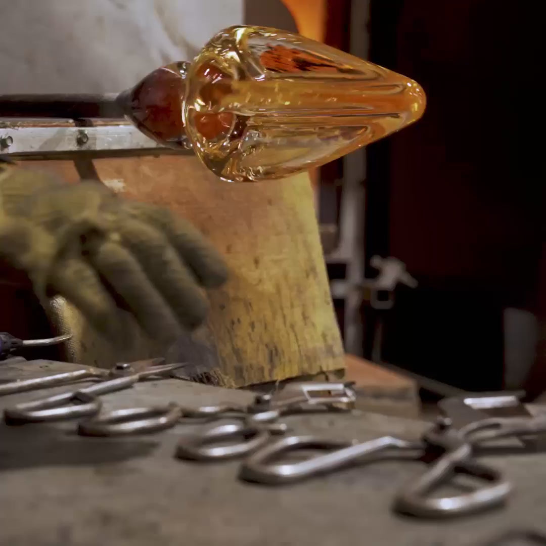 Simon Pearce making the 5 Sided Evergreen Glass Tree
