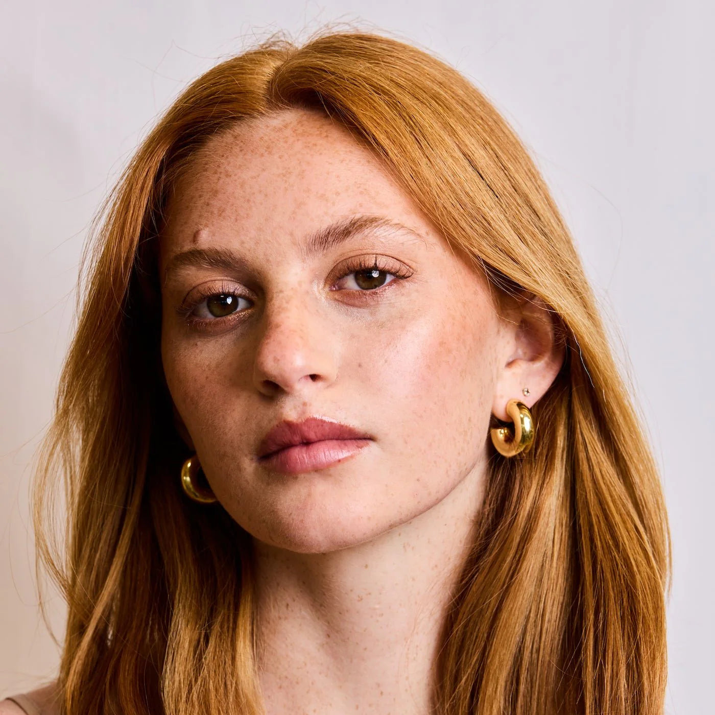 Elli Parr Small Chunky Hoop on a model at Addison West