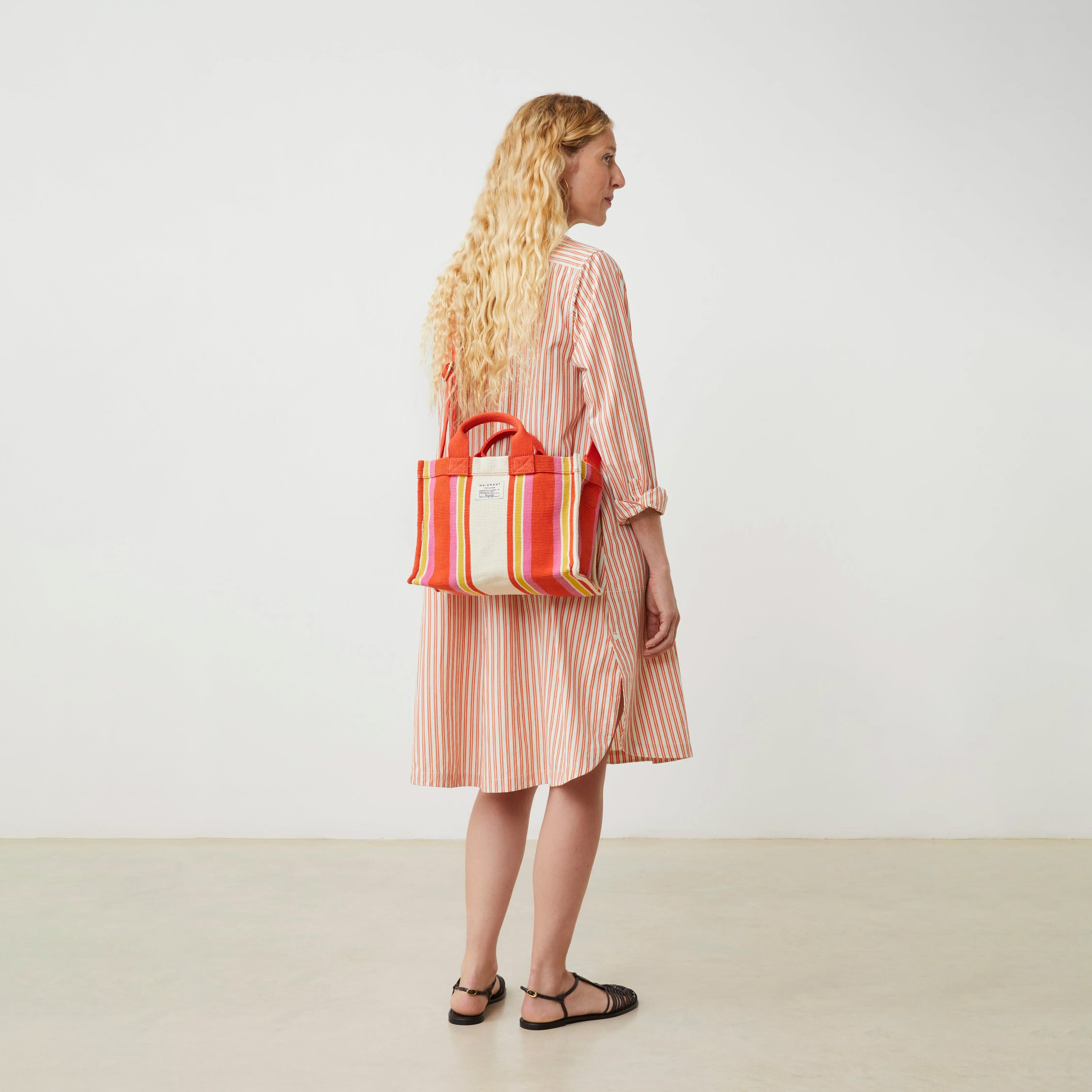 Mini Cabas N°45 in Bari Spritz on a beige background at Addison West